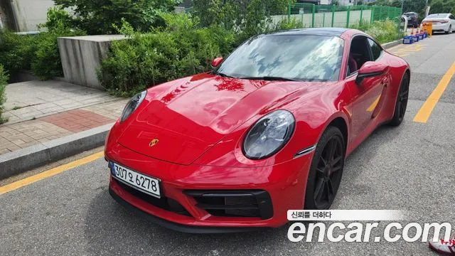 Porsche 911 Carrera 4 GTS