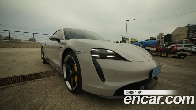 Porsche Taycan Turbo S