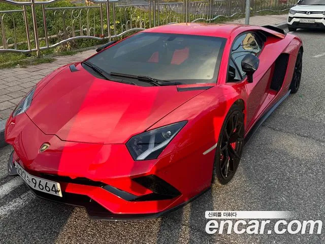 Lamborghini Aventador S LP740-4
