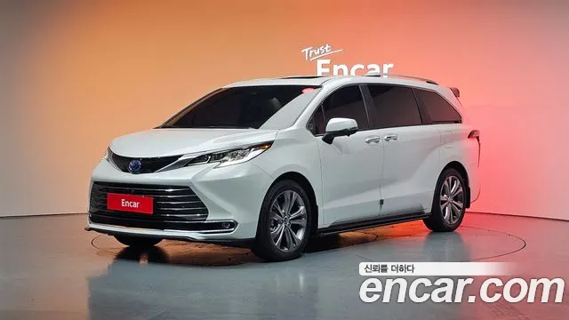 Toyota Sienna 2.5 Hybrid 2WD