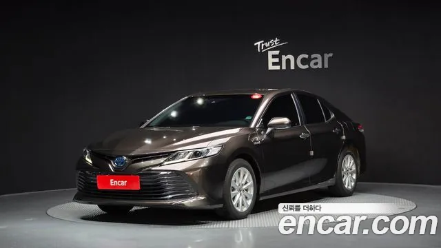 Toyota Camry 2.5 LE Hybrid