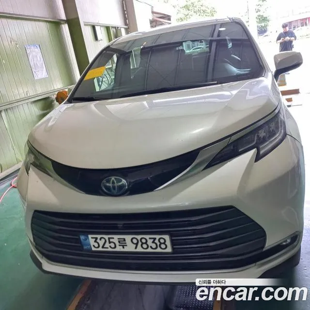Toyota Sienna 2.5 Hybrid AWD
