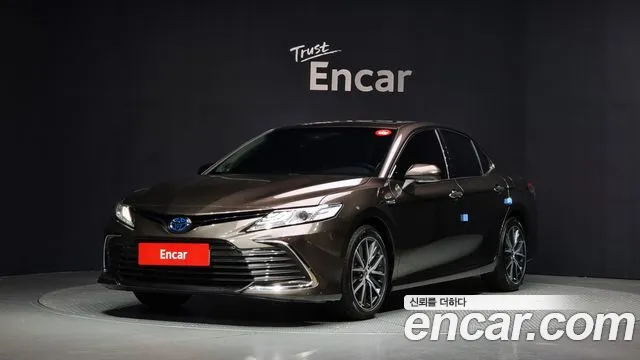 Toyota Camry 2.5 XLE Hybrid