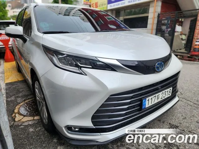 Toyota Sienna 2.5 Hybrid 2WD