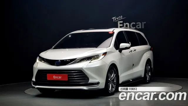 Toyota Sienna 2.5 Hybrid 2WD
