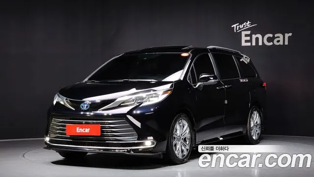 Toyota Sienna 2.5 Hybrid 2WD