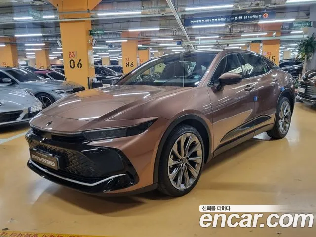 Toyota Crown 2.5 4WD Hybrid