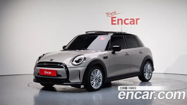 Mini Cooper 5-Door Classic Plus