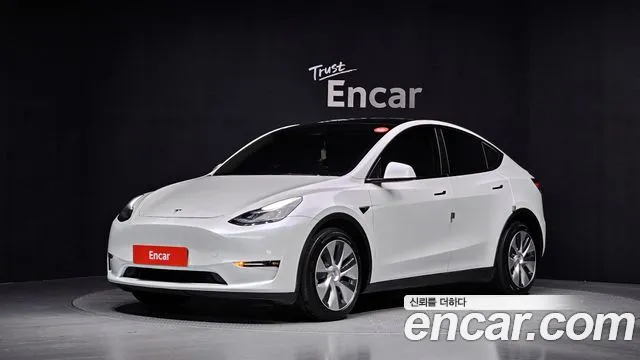 Tesla Model Y Long Range