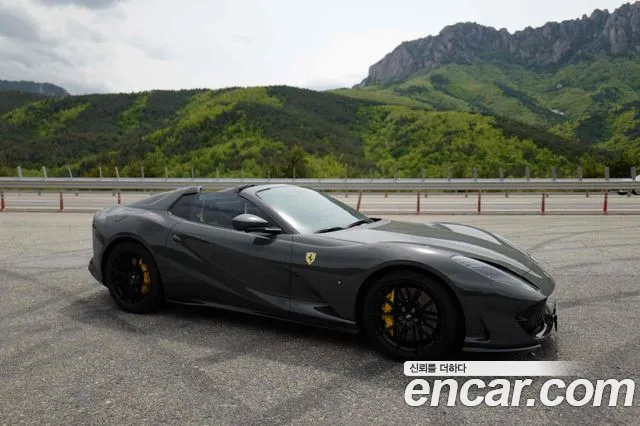 Ferrari 812 6.5 V12