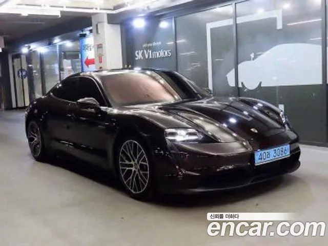 Porsche Taycan Base