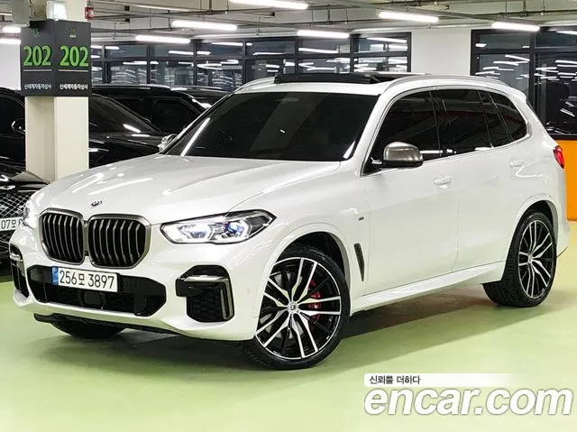 BMW X5 M50i