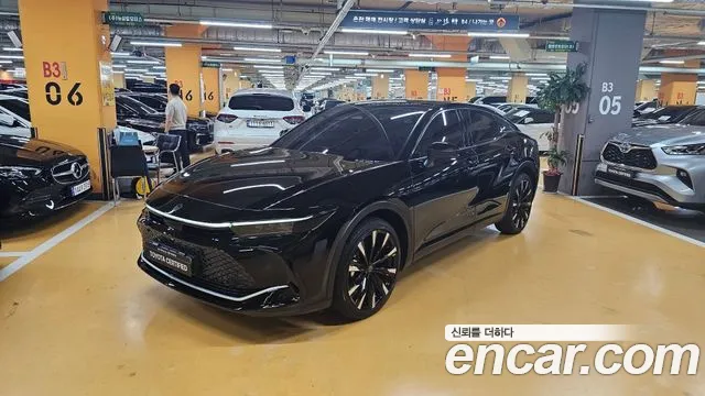 Toyota Crown 2.4 4WD Dual Boost HYbrid