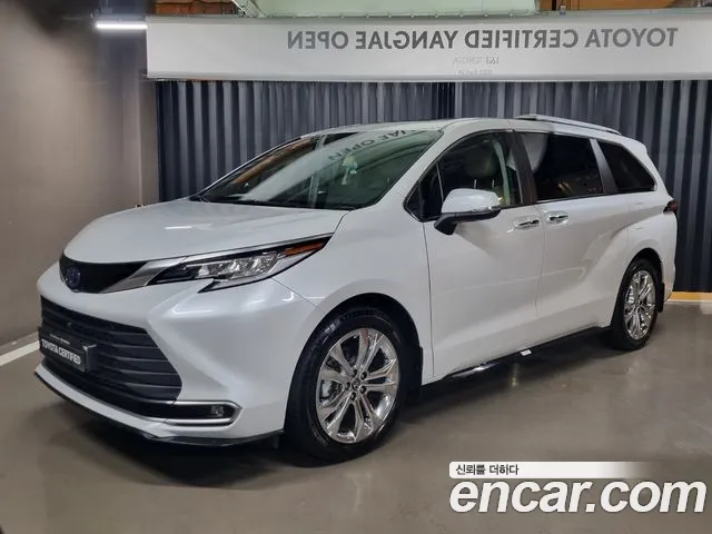Toyota Sienna 2.5 Hybrid 2WD