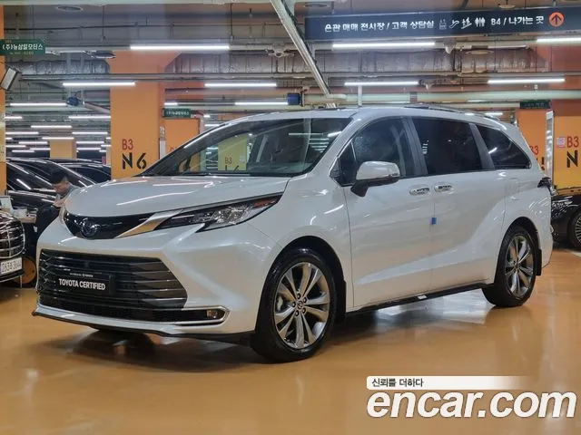 Toyota Sienna 2.5 Hybrid 2WD