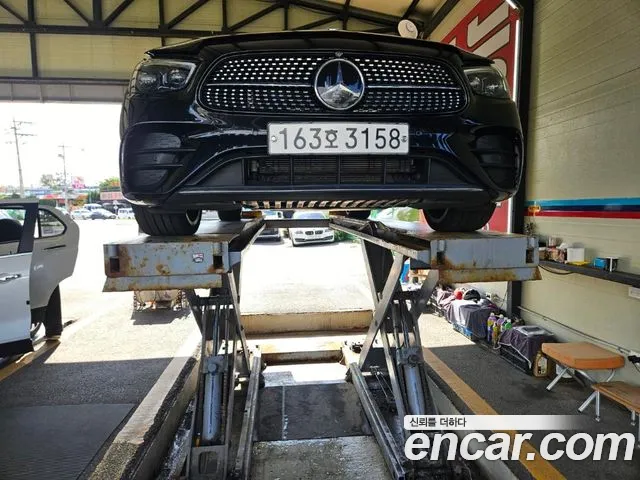 Mercedes-Benz E-Class E350 4MATIC AMG Line