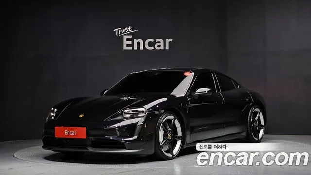 Porsche Taycan Base