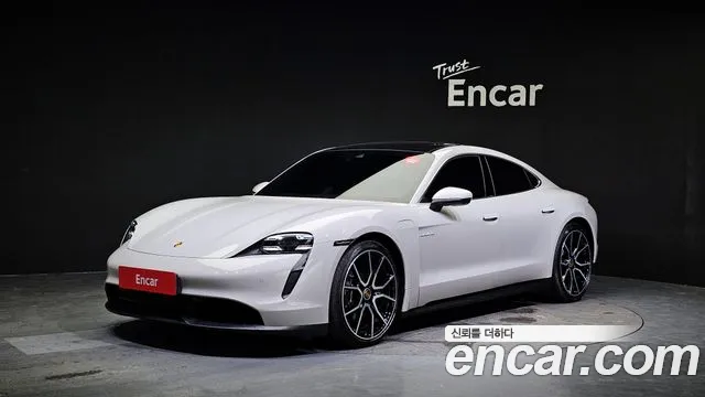 Porsche Taycan Base