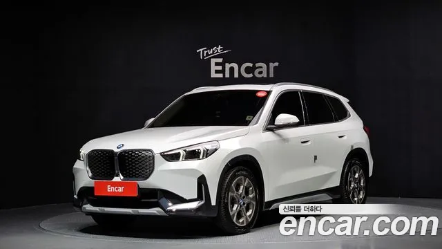 BMW iX1 xDrive 30 xLine