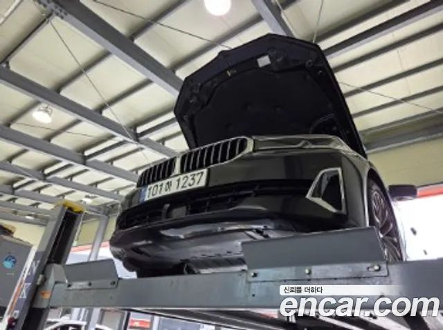 BMW 5-Series 520i Luxury