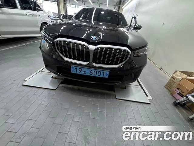 BMW i5 eDrive 40