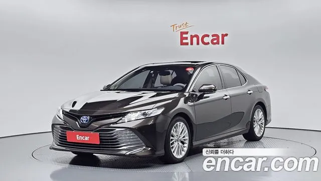 Toyota Camry 2.5 XLE Hybrid