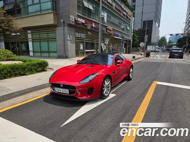 Jaguar F-TYPE P300 Coupe