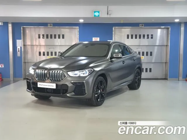 BMW X6 M50i