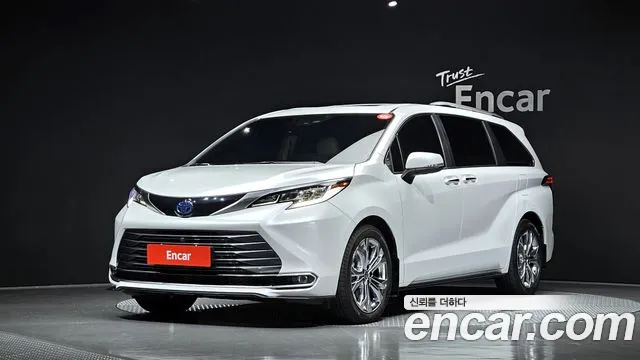 Toyota Sienna 2.5 Hybrid 2WD