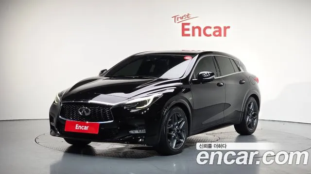 Infiniti Q30 2.0 Essential