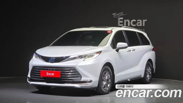 Toyota Sienna 2.5 Hybrid AWD