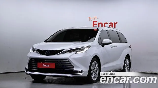 Toyota Sienna 2.5 Hybrid 2WD