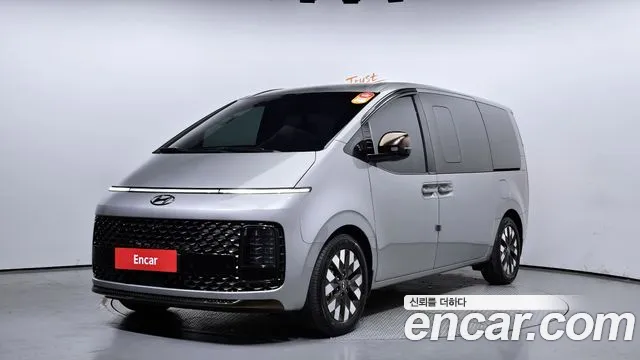 Hyundai Staria L3.5 Lounge 9-Seater
