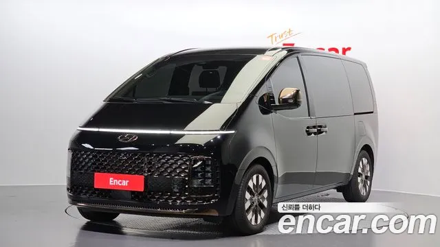 Hyundai Staria Lounge 9-Seater
