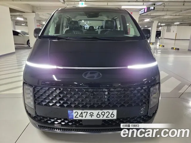 Hyundai Staria 4WD Lounge 7-Seater