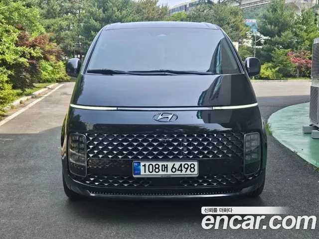 Hyundai Staria 4WD Lounge 9-Seater