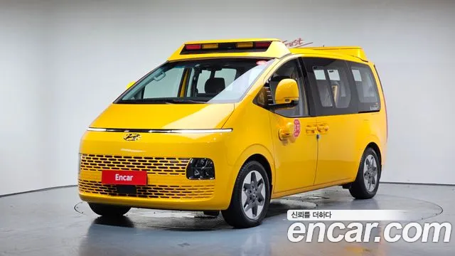 Hyundai Staria L3.5 어린이보호차
