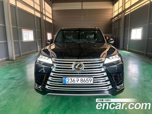 Lexus LX 700h Luxury