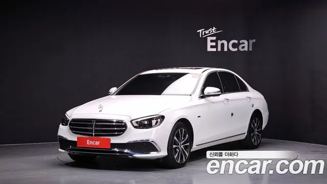 Mercedes-Benz E-Class E300e 4MATIC Exclusive