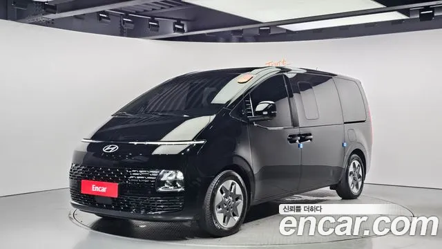 Hyundai Staria Tourer 11-Seater