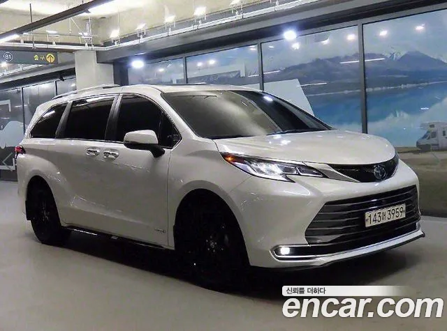 Toyota Sienna 2.5 Hybrid 2WD