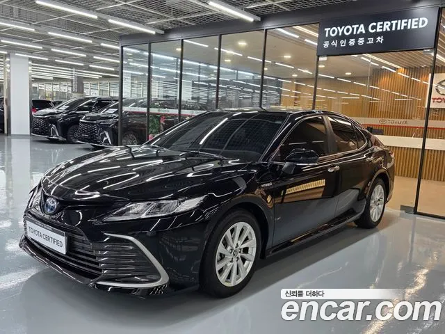 Toyota Camry 2.5 LE Hybrid