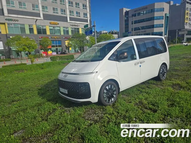 Hyundai Staria 4WD Lounge 7-Seater