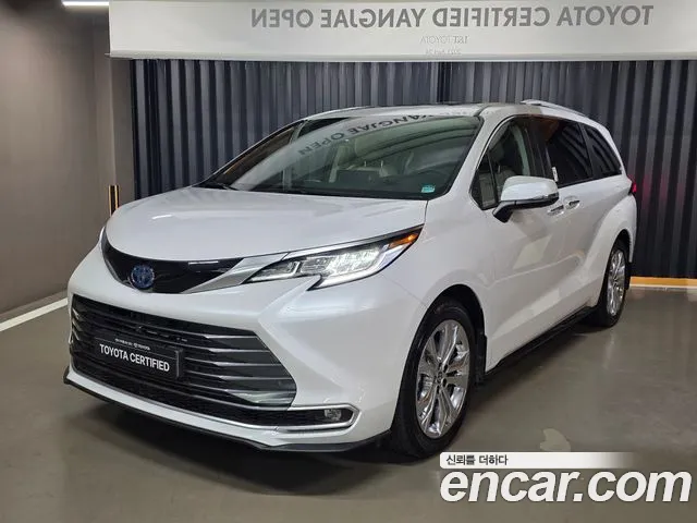 Toyota Sienna 2.5 Hybrid 2WD