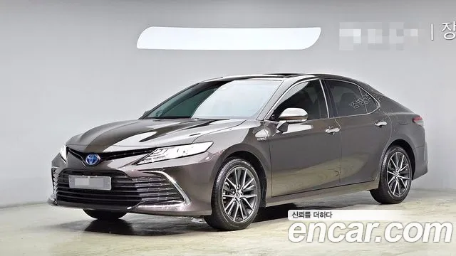 Toyota Camry 2.5 XLE Hybrid