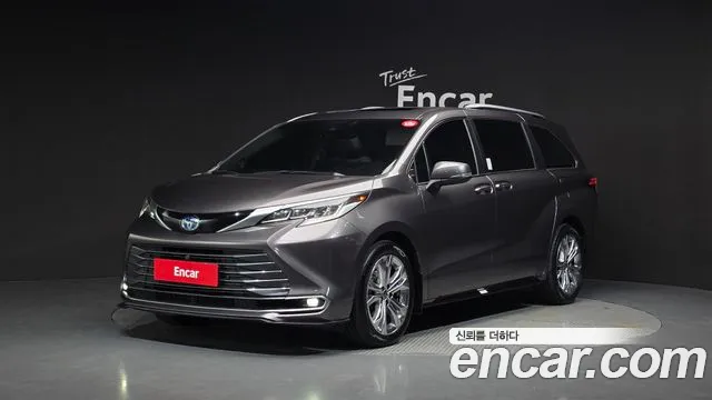 Toyota Sienna 2.5 Hybrid 2WD