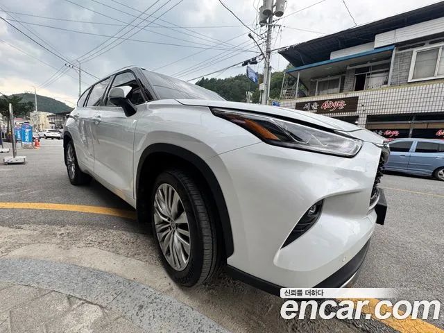 Toyota Highlander 2.5 4WD Platimum