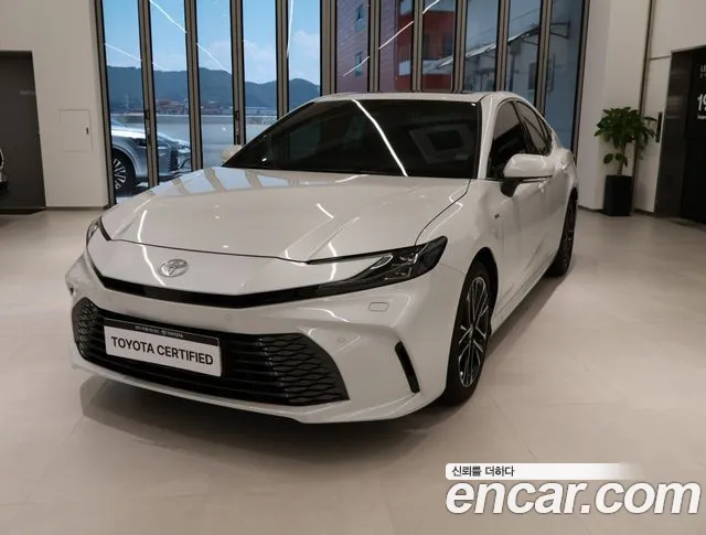 Toyota Camry 2.5 XLE Hybrid