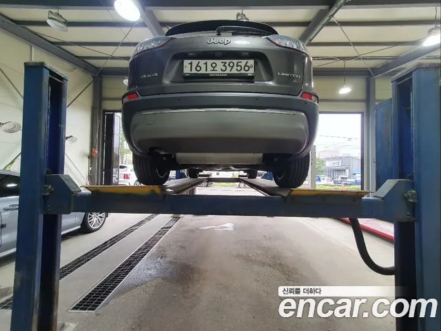 Jeep Cherokee 2.4 Limited 2WD