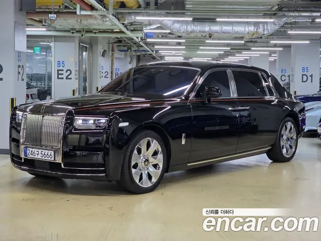 Rolls-Royce Phantom 6.7 EWB V12